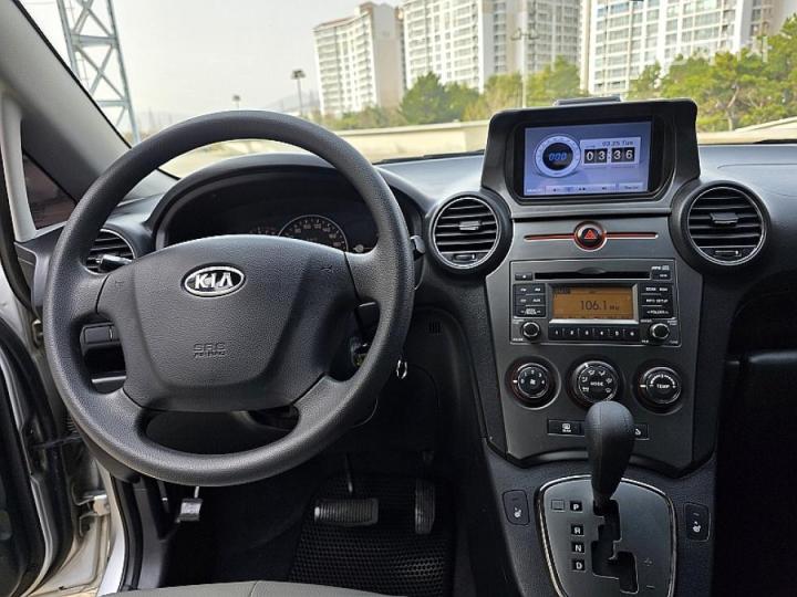 Kia Carens New 2.0 LPI GX Top Model 7