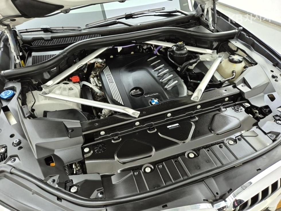 BMW X5 — miniaturë 5