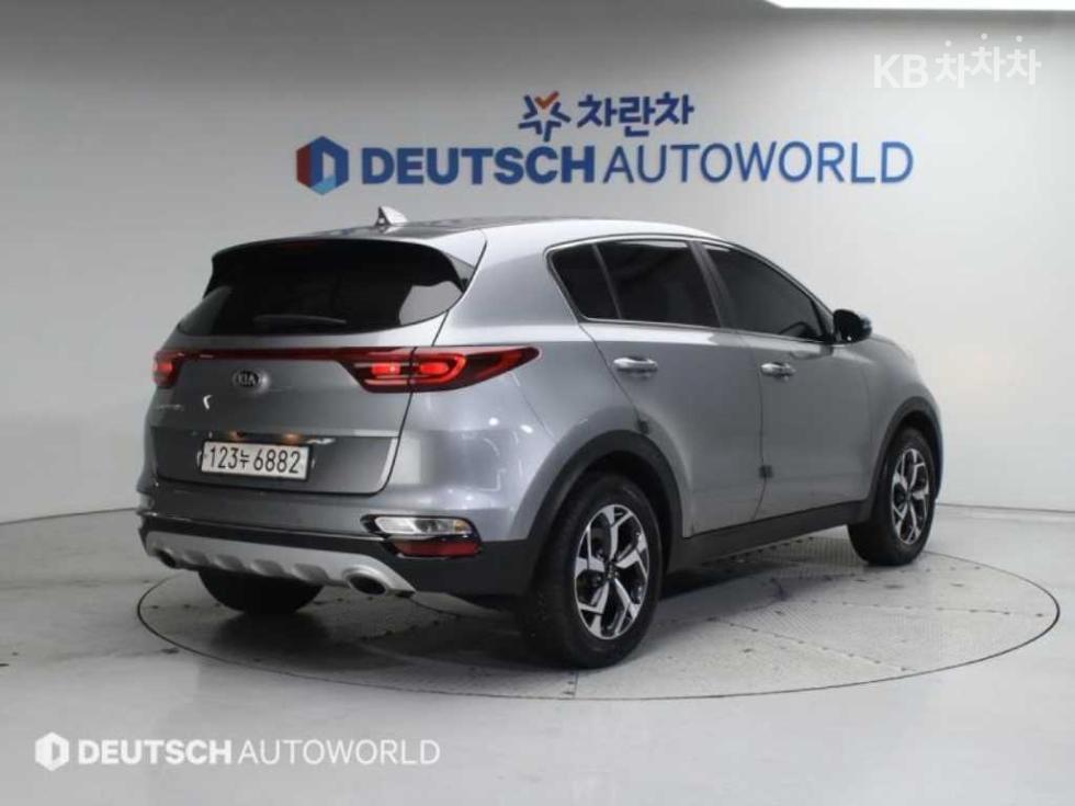 2022 - kia sportage