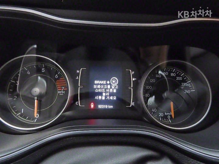 Jeep Cherokee 2.4 Longitude High 7