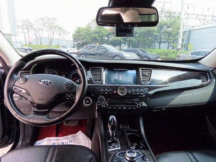 Kia K9 3.8 GDI Executive 8