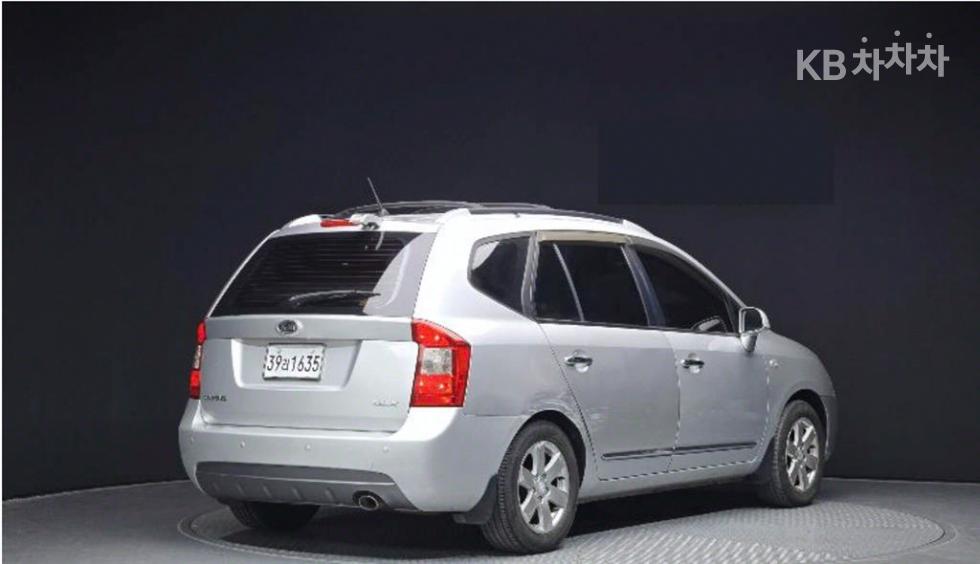 Kia Carens — miniaturë 2