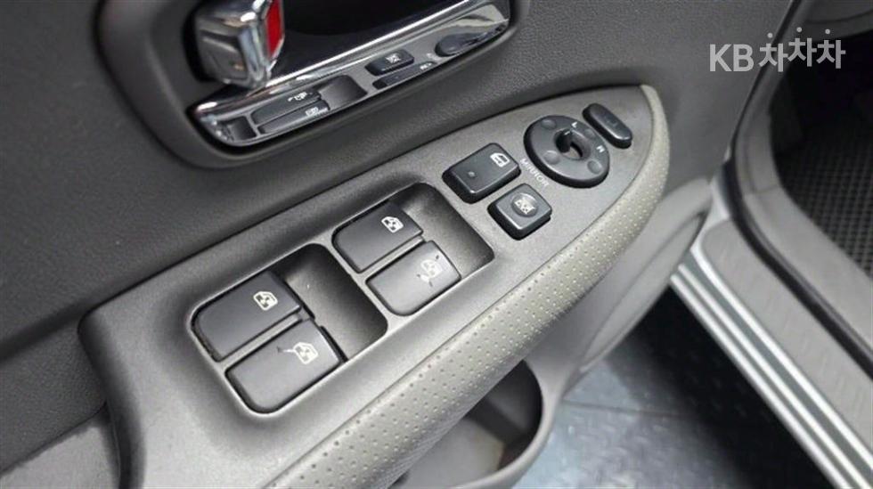 Kia Carens — miniaturë 14