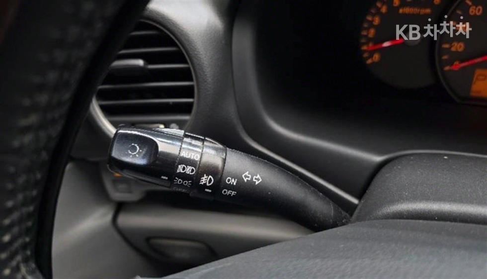 Kia Carens — miniaturë 16