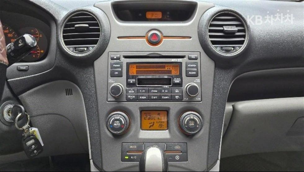 Kia Carens — miniaturë 17