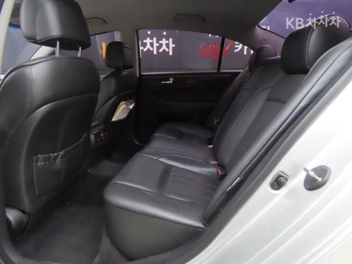Hyundai Genesis BH380 LUXURY Base Type 7