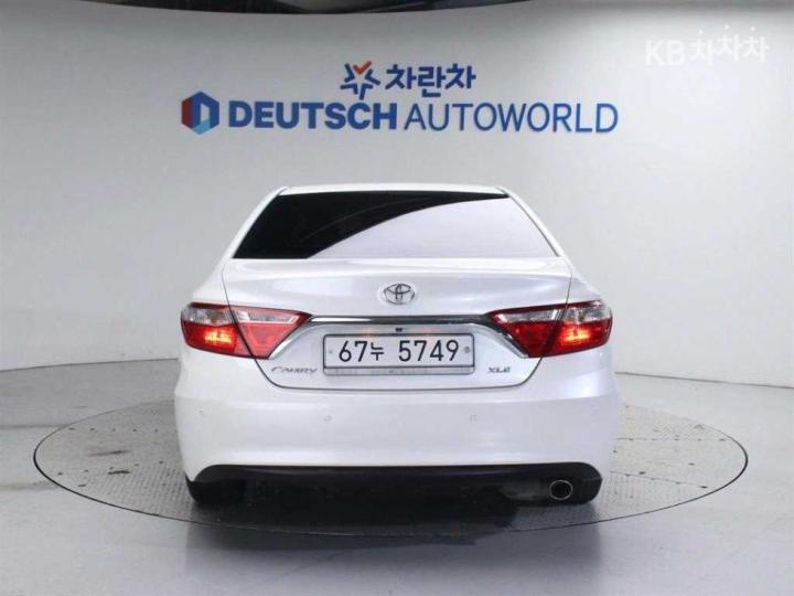 Toyota Camry New 2.5 XLE 5