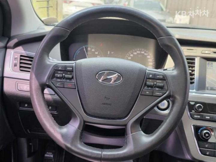 Hyundai Sonata LF Hybrid 2.0 HEV Modern 9