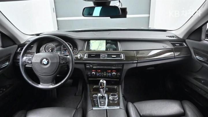 BMW 7 Series New 740d xDrive F01 6