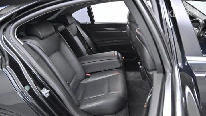 BMW 7 Series New 740d xDrive F01 9