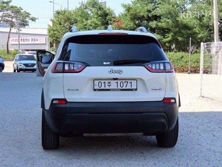 Jeep Cherokee 2.4 Longitude High 5