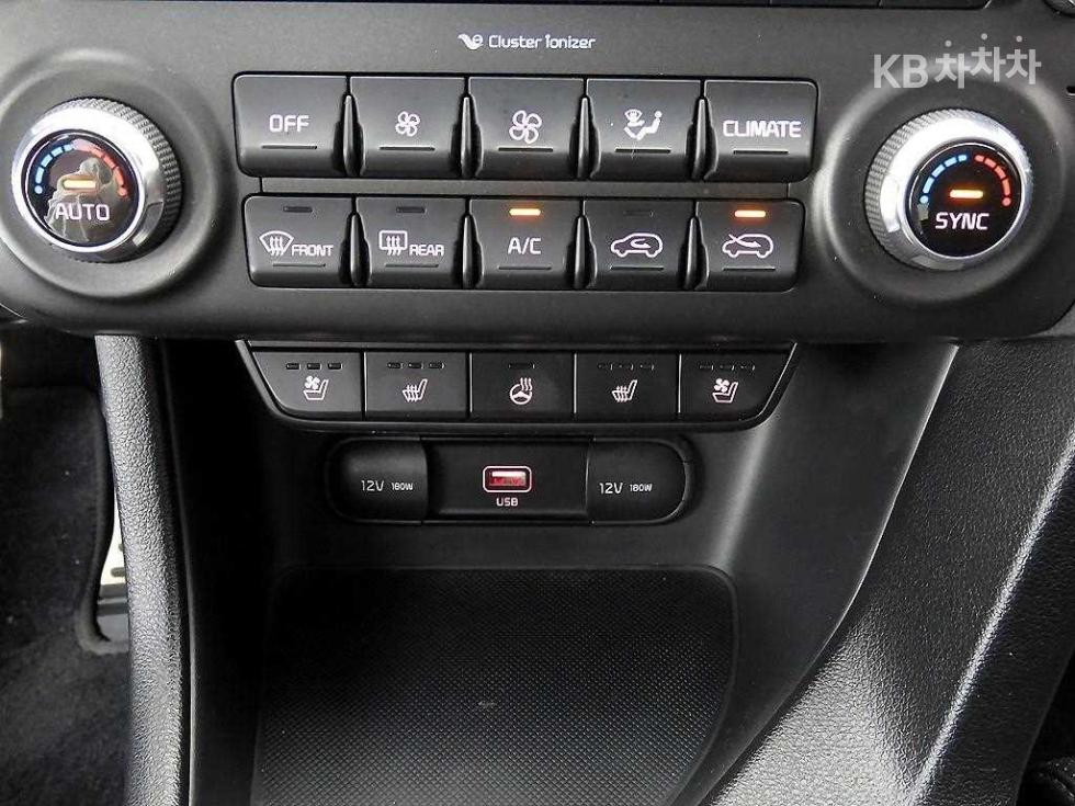 2020 - kia sportage