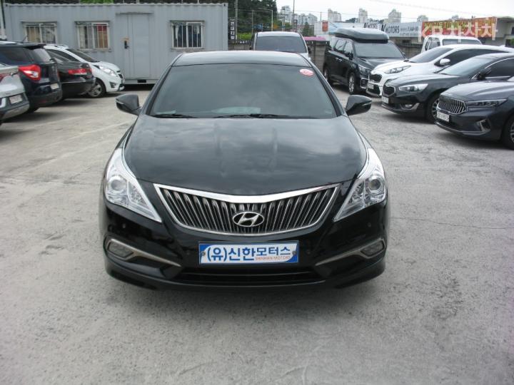 Hyundai Grandeur Hybrid Premium Collection 2