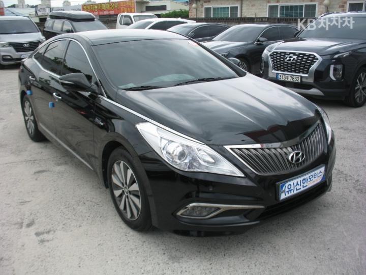 Hyundai Grandeur Hybrid Premium Collection 4