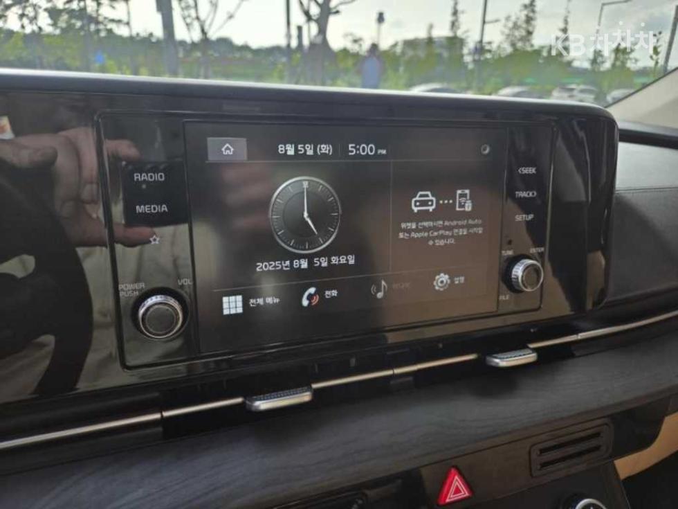 2021 - kia carnival
