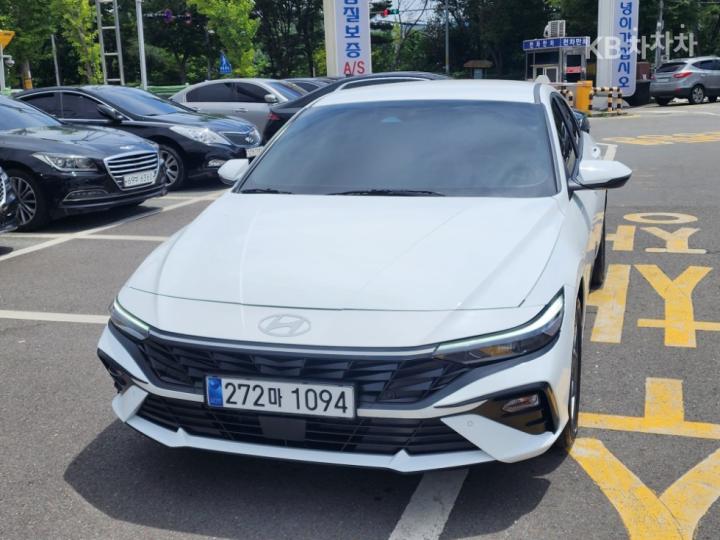 Hyundai Avante Hybrid CN7 1.6 HEV Modern