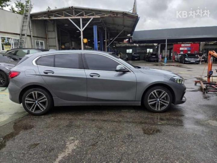 BMW 1 Series F40 120i M Sport 5