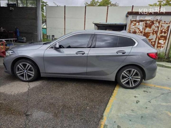 BMW 1 Series F40 120i M Sport 7