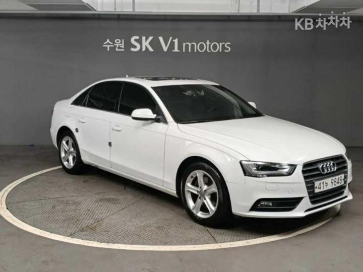 Audi A4 NEW 30 TDI B8 4
