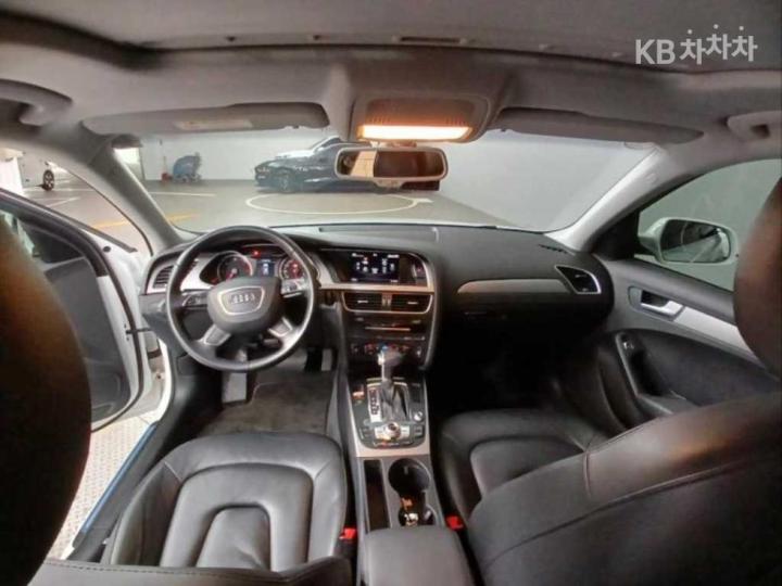 Audi A4 NEW 30 TDI B8 7