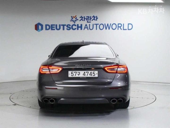 Maserati Quattroporte 3.0 V6 GranLusso 5