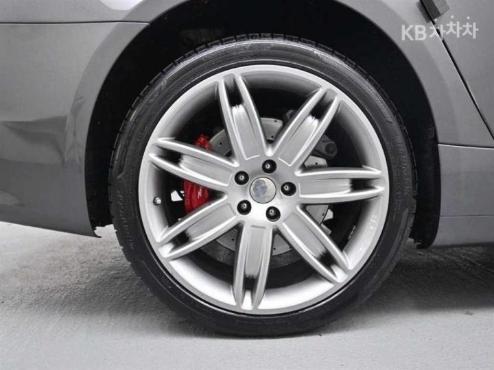 Maserati Quattroporte 3.0 V6 GranLusso 6