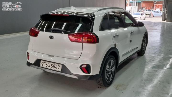 Kia Niro 1.6 HEV Prestige 3
