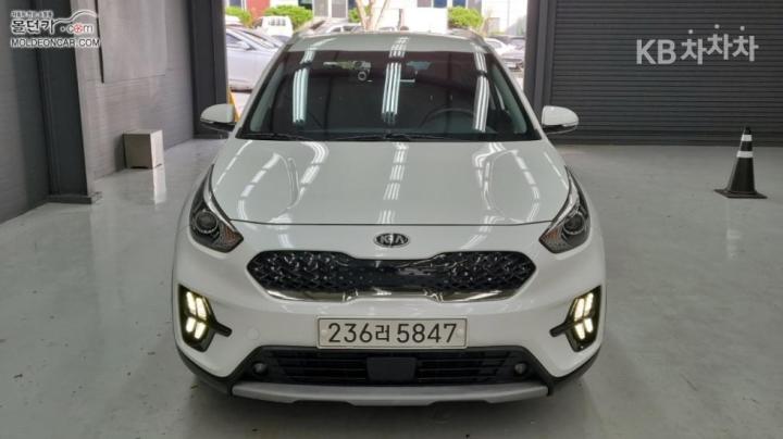 Kia Niro 1.6 HEV Prestige 4