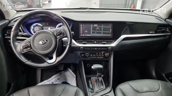Kia Niro 1.6 HEV Prestige 8