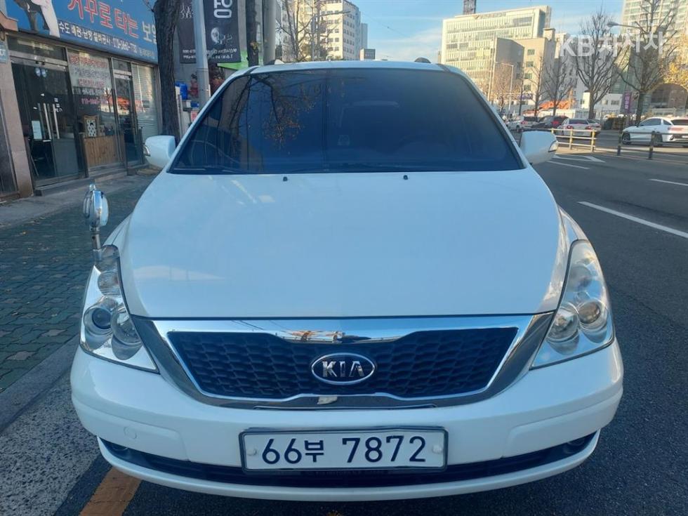 2012 kia carnival