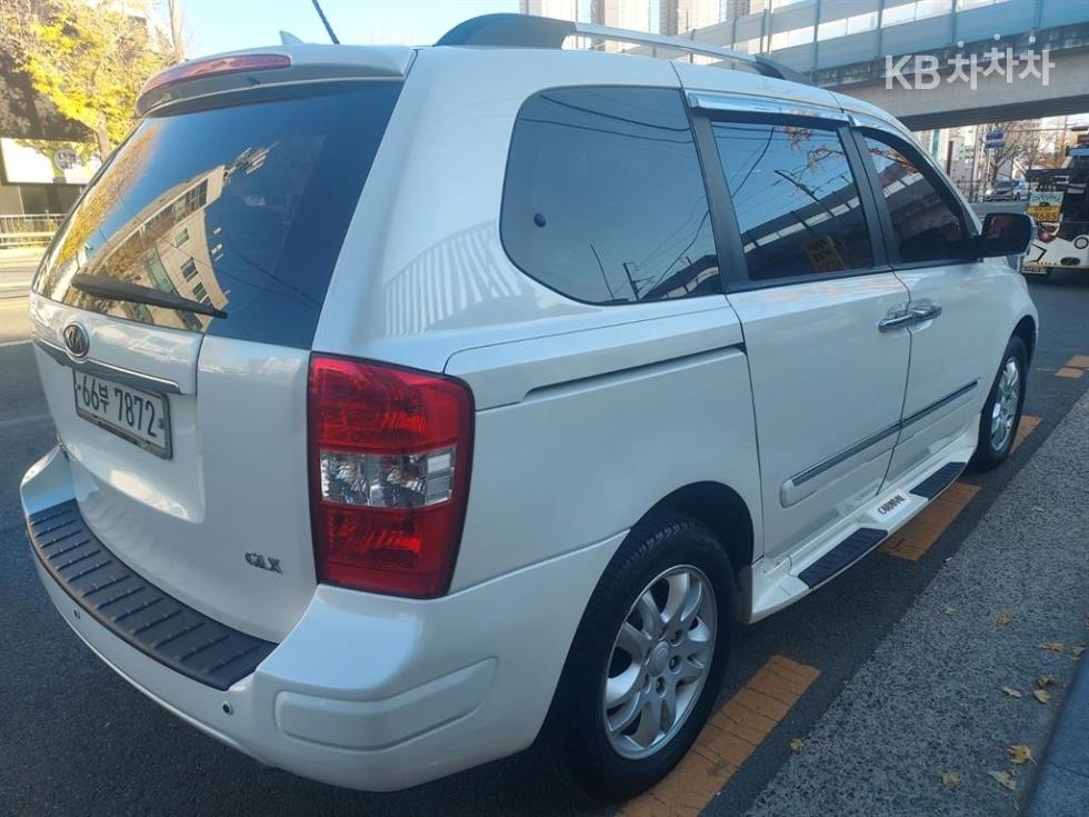 2012 - kia carnival