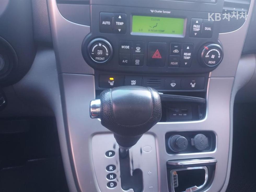 2012 - kia carnival