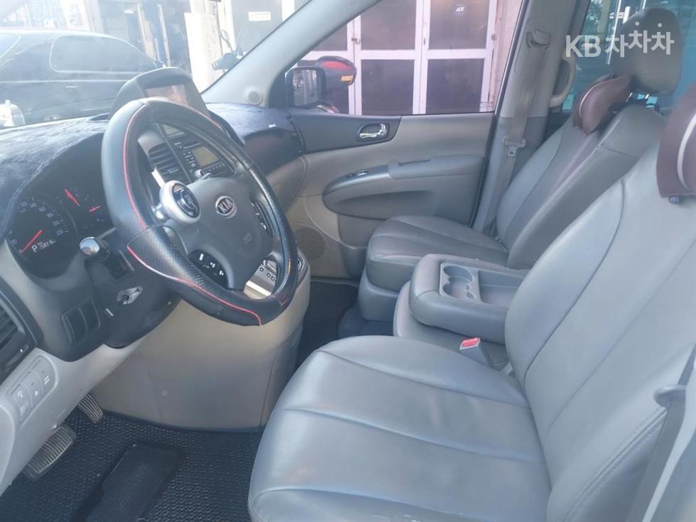 2012 - kia carnival