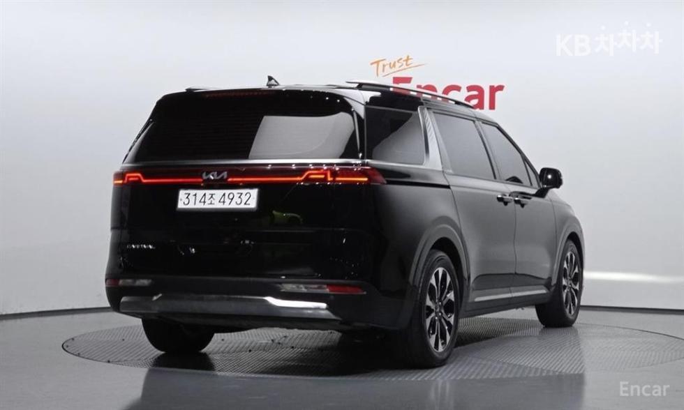 2022 - kia carnival