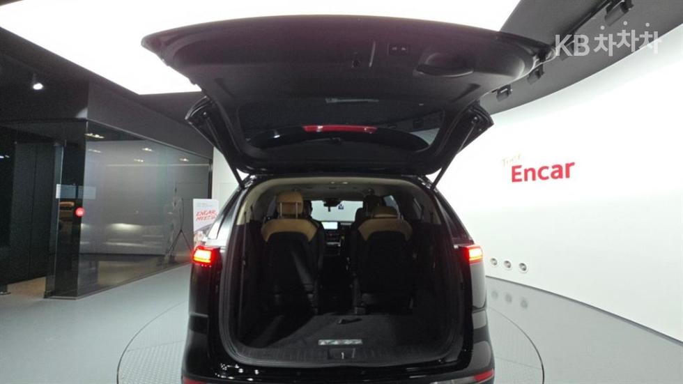 2022 - kia carnival