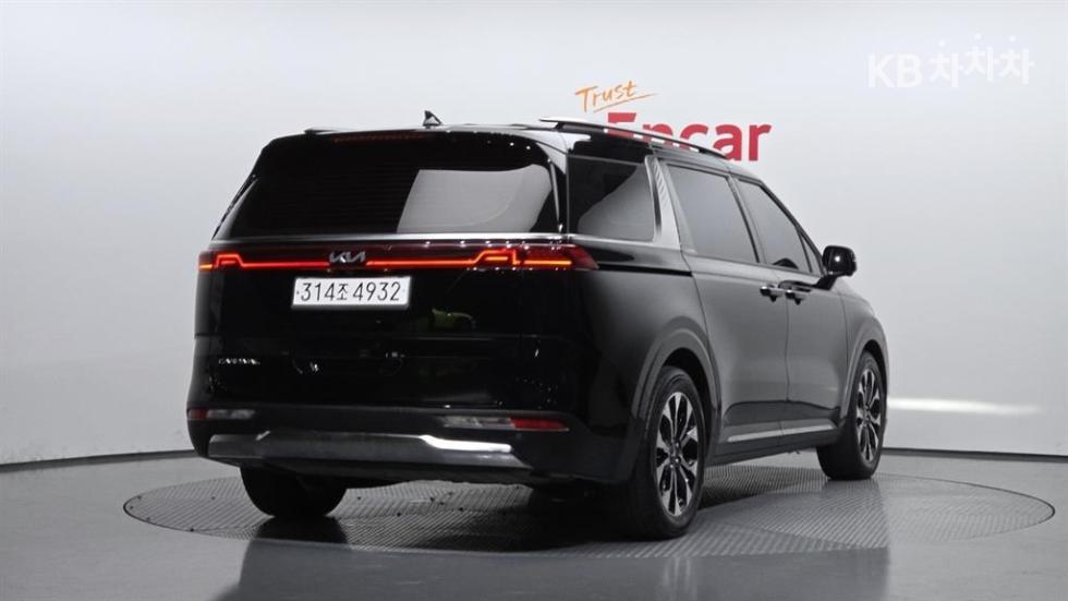 2022 - kia carnival