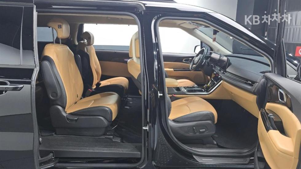 2022 - kia carnival