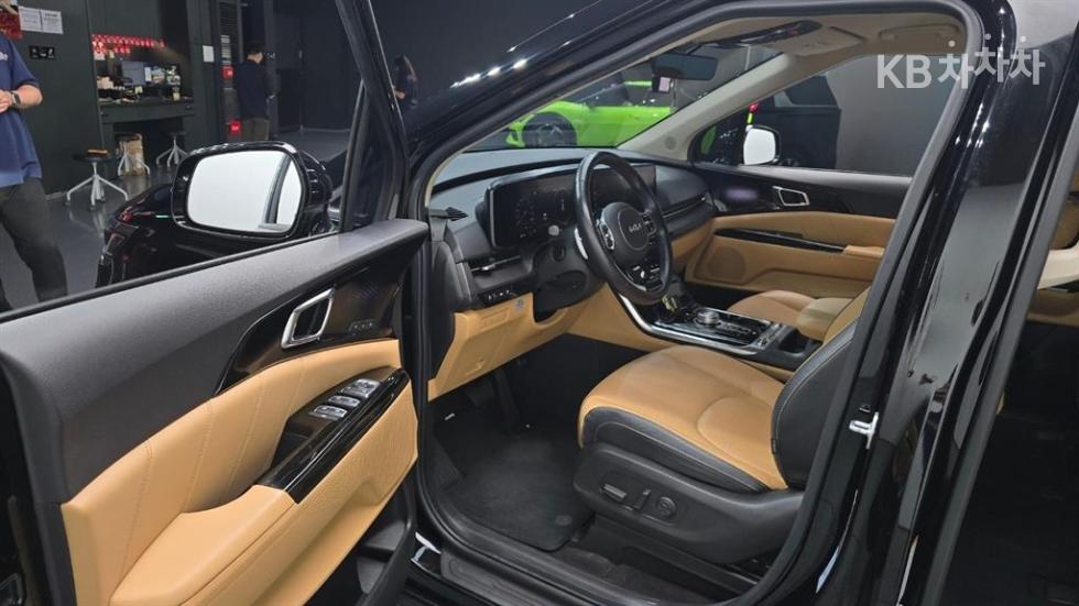 2022 - kia carnival