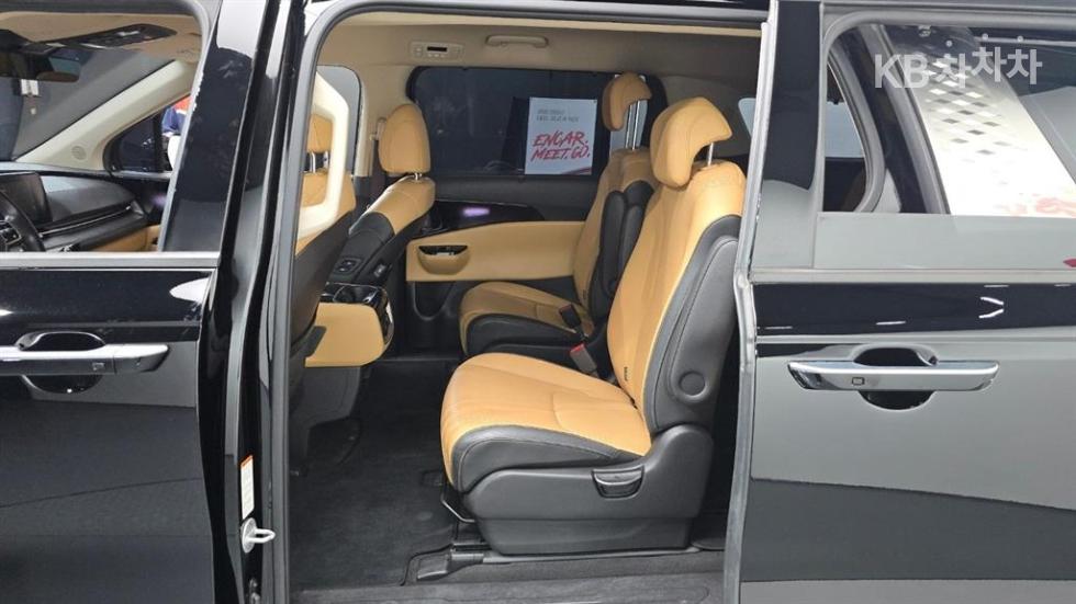 2022 - kia carnival
