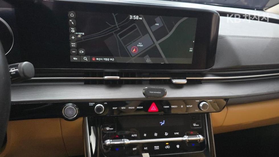 2022 - kia carnival