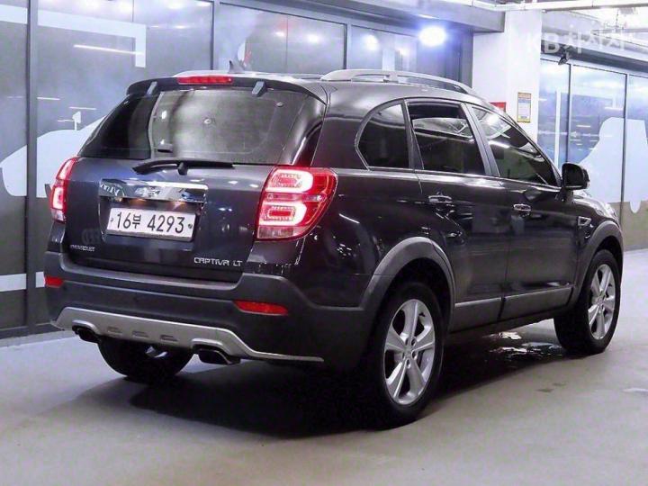 Chevrolet Captiva 2WD LT Premium 5