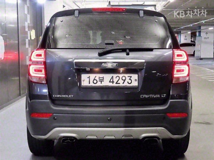 Chevrolet Captiva 2WD LT Premium 6