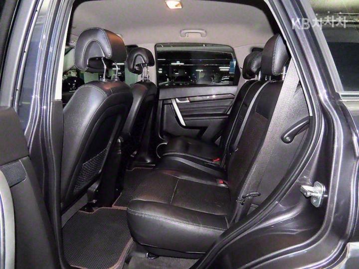 Chevrolet Captiva 2WD LT Premium 8