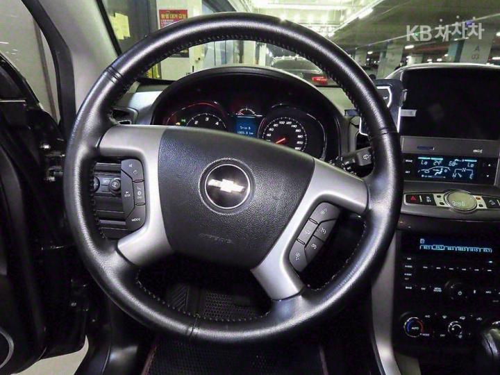 Chevrolet Captiva 2WD LT Premium 9