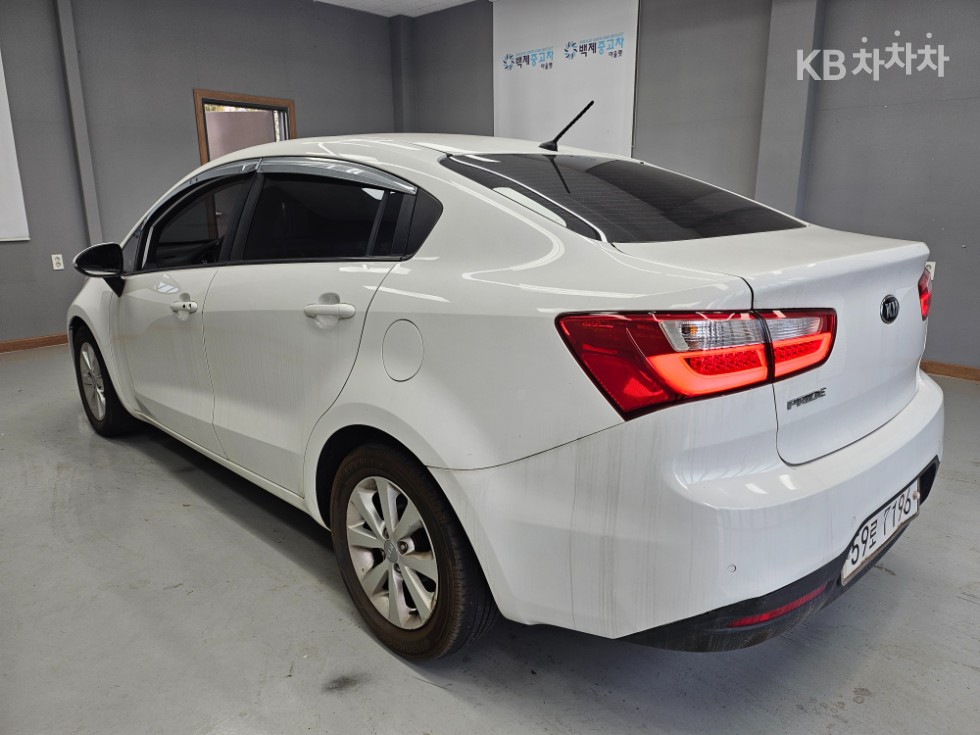 2014 - kia pride