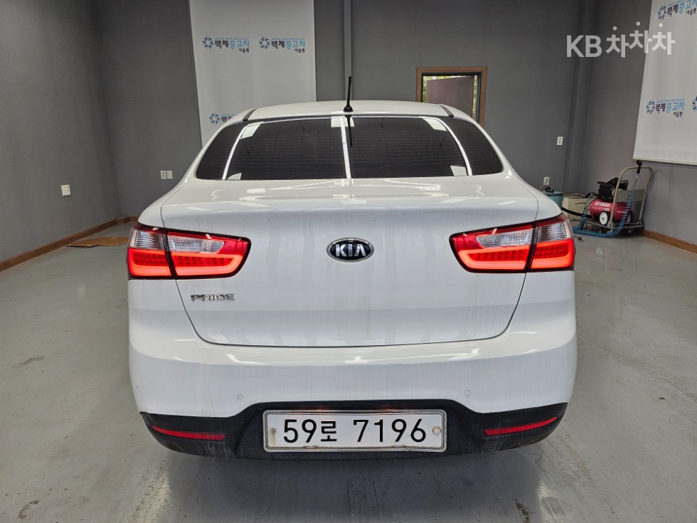 2014 - kia pride