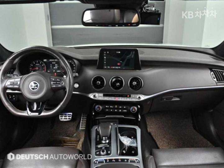 Kia Stinger 3.3 Turbo 4WD GT 8