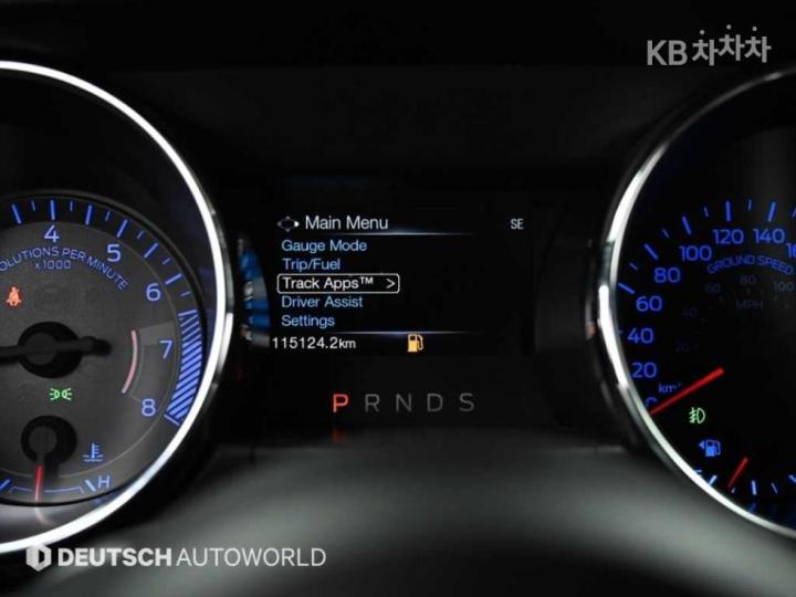 Ford Mustang Coupe 9