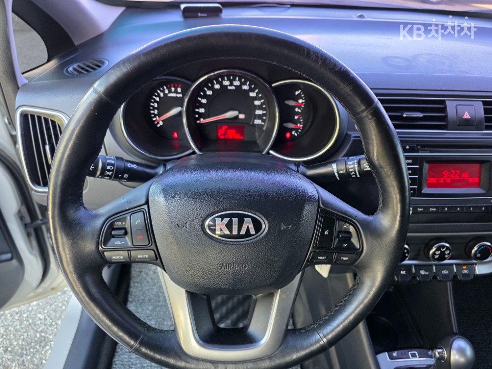 2016 - kia pride