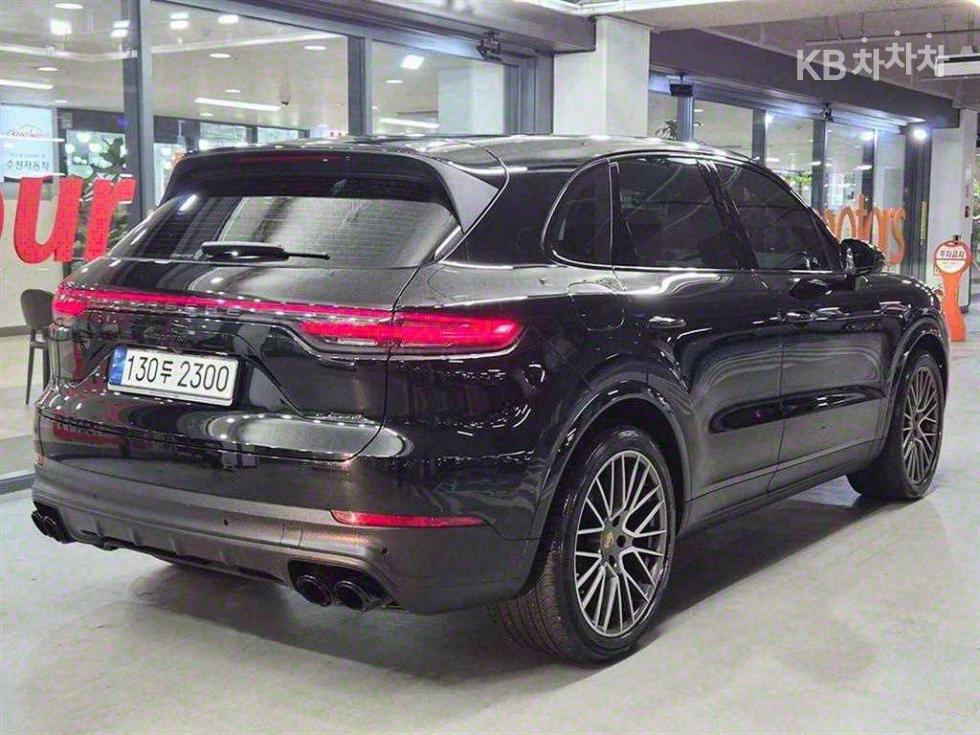 Porsche Cayenne — miniaturë 4